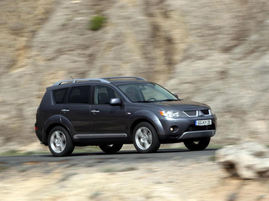  Mitsubishi Outlander 2007 года  (фото 9 из 16)